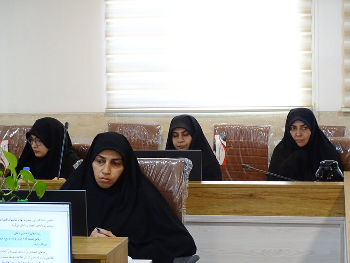 گزارش تصویری از نشست معاونین اداری و مالی مدارس علمیه خواهران استان اصفهان