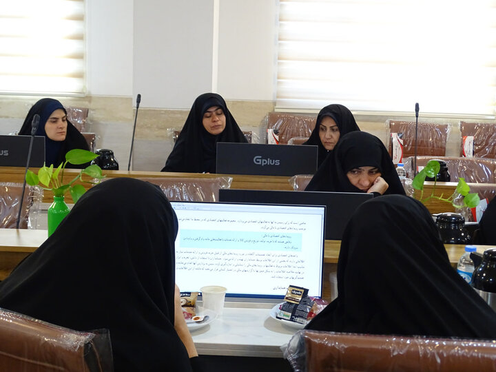 گزارش تصویری از نشست معاونین اداری و مالی مدارس علمیه خواهران استان اصفهان