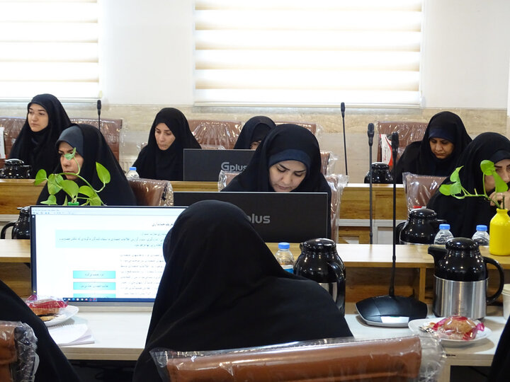 گزارش تصویری از نشست معاونین اداری و مالی مدارس علمیه خواهران استان اصفهان