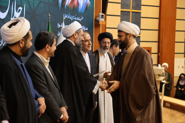 تصاویر / اجلاس استانی نماز در همدان