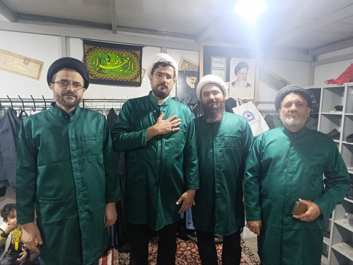 تصاویر / حضور  گروه جهادی و طلاب  حوزه علمیه قزوین در همایش جهادگران کل کشور و حضور در در ختکاری و خادمی حرم مطهر امام رضا علیه السلام