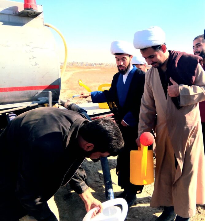 تصاویر / حضور  گروه جهادی و طلاب  حوزه علمیه قزوین در همایش جهادگران کل کشور و حضور در در ختکاری و خادمی حرم مطهر امام رضا علیه السلام