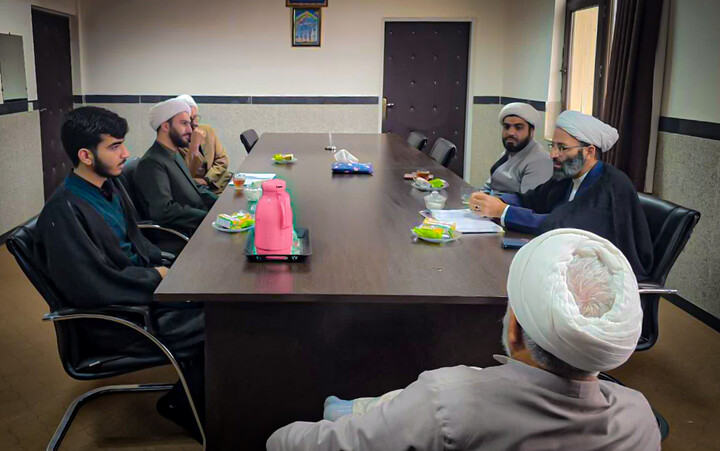 تصاویر/بازدید معاون آموزش و مسئول جذب حوزه علمیه همدان از مدارس علمیه ملایر