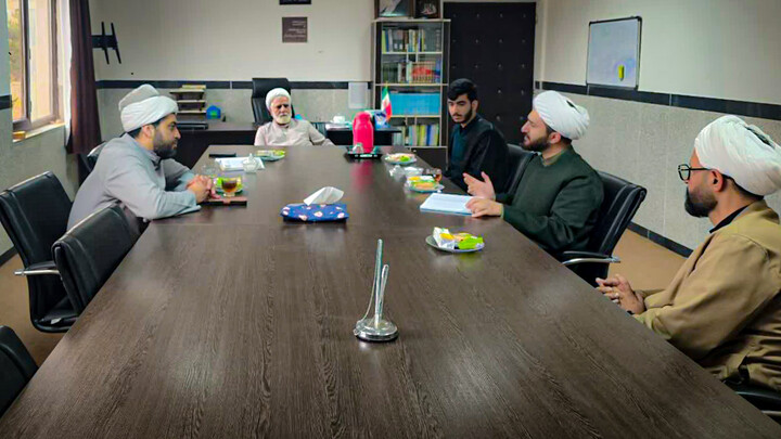 تصاویر/بازدید معاون آموزش و مسئول جذب حوزه علمیه همدان از مدارس علمیه ملایر