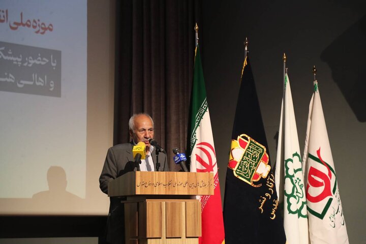 تصاویر/ رونمایی از مجموعه جامع تاریخ شفاهی مهندسی رزمی دفاع مقدس