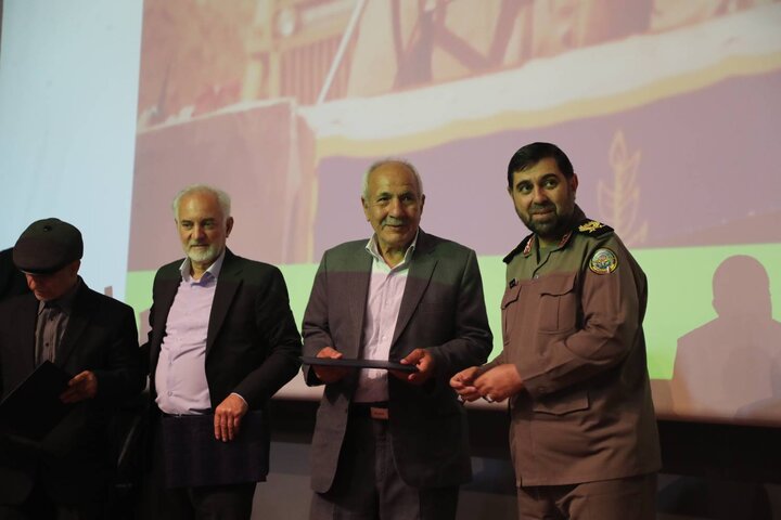 تصاویر/ رونمایی از مجموعه جامع تاریخ شفاهی مهندسی رزمی دفاع مقدس