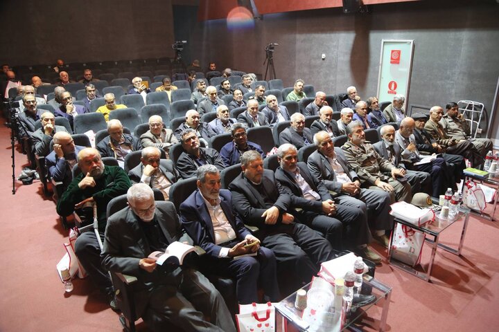 تصاویر/ رونمایی از مجموعه جامع تاریخ شفاهی مهندسی رزمی دفاع مقدس