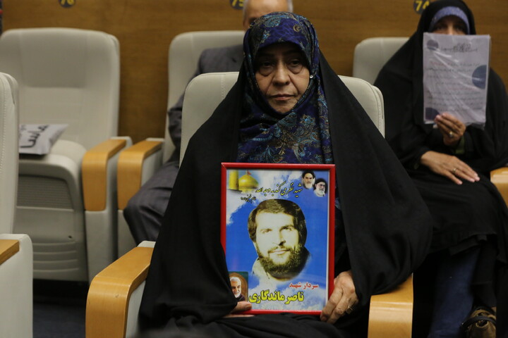 تصاویر / اولین رویداد ملی «شهدا در نگاه نسل نو» در اصفهان