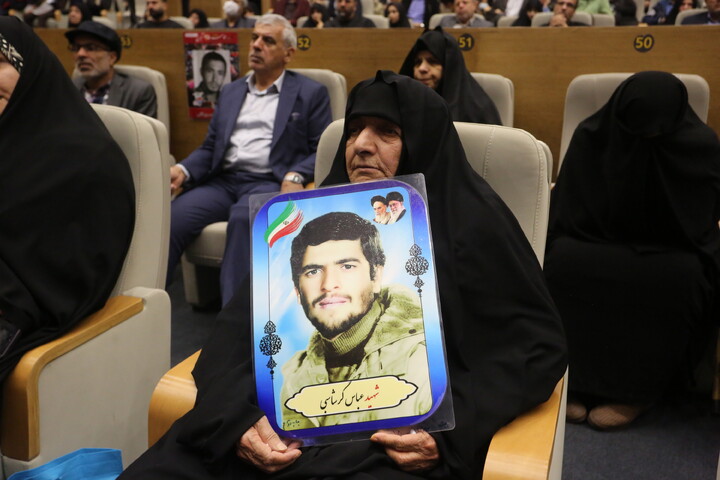 تصاویر / اولین رویداد ملی «شهدا در نگاه نسل نو» در اصفهان