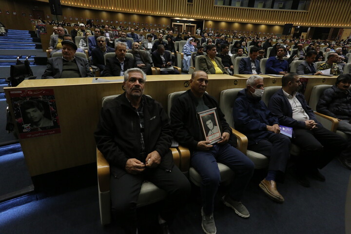 تصاویر / اولین رویداد ملی «شهدا در نگاه نسل نو» در اصفهان