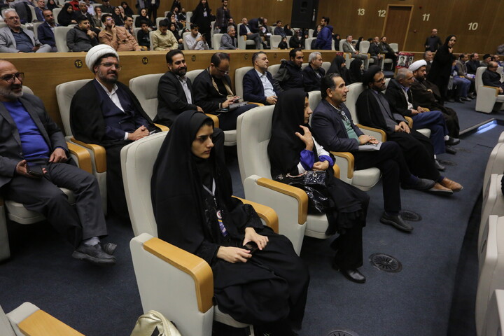 تصاویر / اولین رویداد ملی «شهدا در نگاه نسل نو» در اصفهان