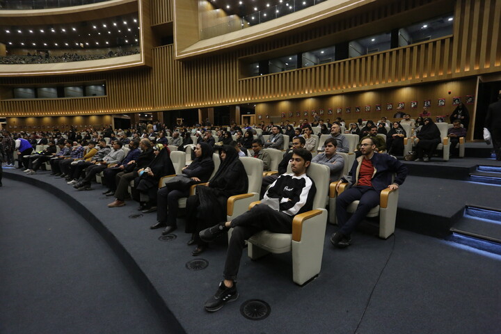 تصاویر / اولین رویداد ملی «شهدا در نگاه نسل نو» در اصفهان
