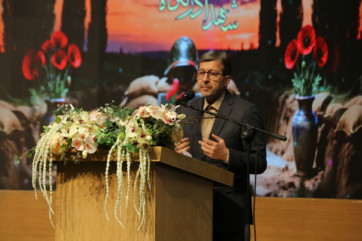 تصاویر / اولین رویداد ملی «شهدا در نگاه نسل نو» در اصفهان