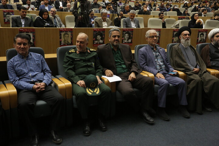 تصاویر / اولین رویداد ملی «شهدا در نگاه نسل نو» در اصفهان