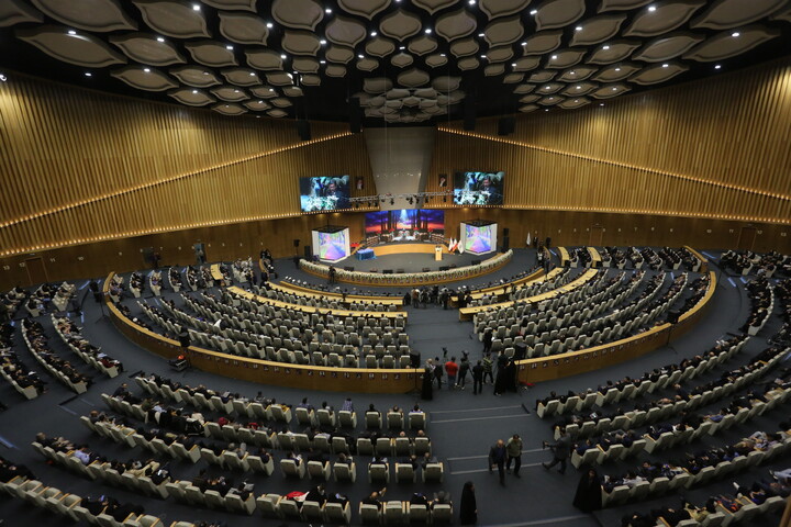 تصاویر / اولین رویداد ملی «شهدا در نگاه نسل نو» در اصفهان