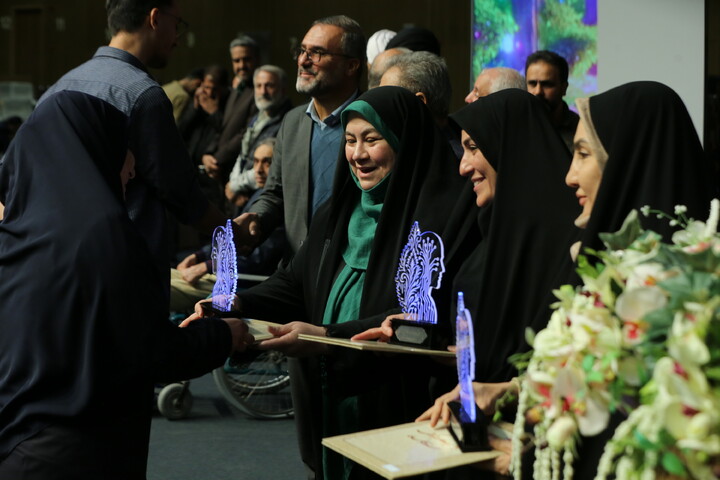 تصاویر / اولین رویداد ملی «شهدا در نگاه نسل نو» در اصفهان