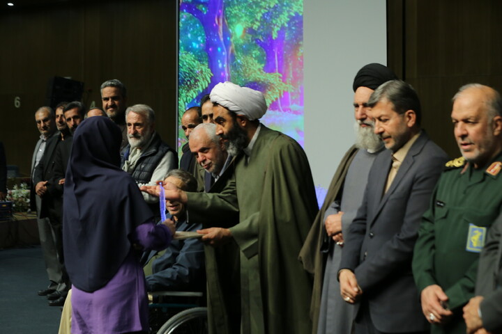 تصاویر / اولین رویداد ملی «شهدا در نگاه نسل نو» در اصفهان