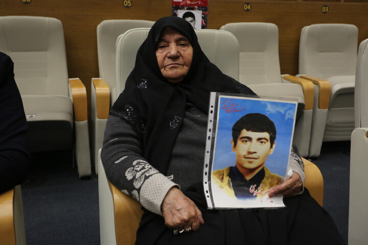 تصاویر / اولین رویداد ملی «شهدا در نگاه نسل نو» در اصفهان