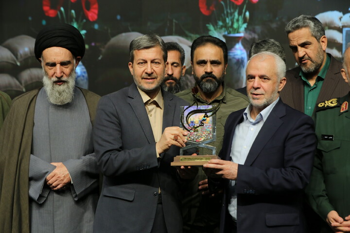 تصاویر / اولین رویداد ملی «شهدا در نگاه نسل نو» در اصفهان