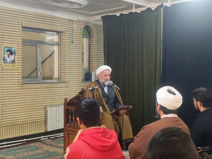 تصاویر/ برگزاری جلسه اخلاق طلاب مدرسه علمیه رسول اکرم (ص) تکاب