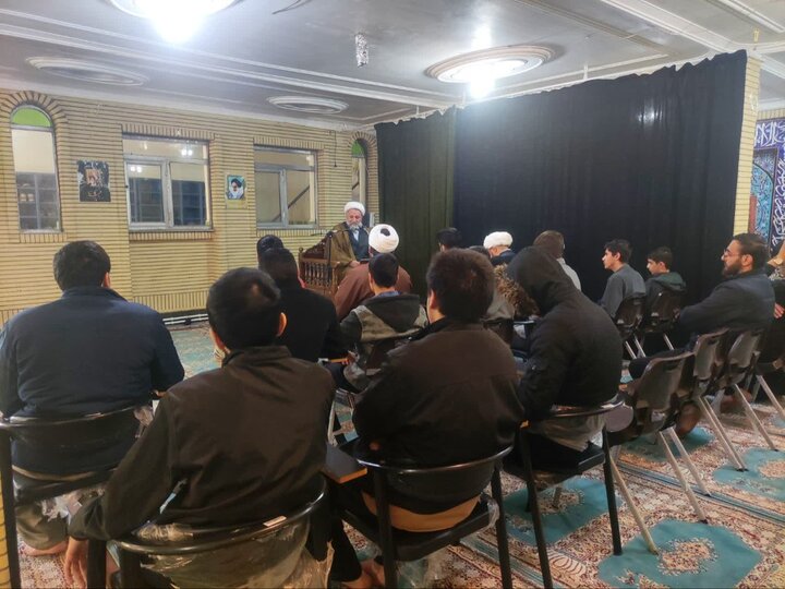 تصاویر/ برگزاری جلسه اخلاق طلاب مدرسه علمیه رسول اکرم (ص) تکاب