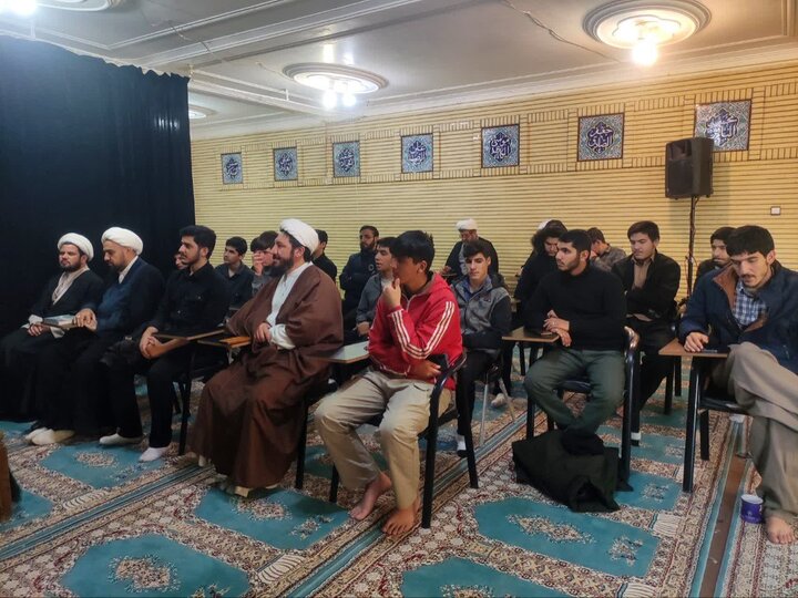 تصاویر/ برگزاری جلسه اخلاق طلاب مدرسه علمیه رسول اکرم (ص) تکاب