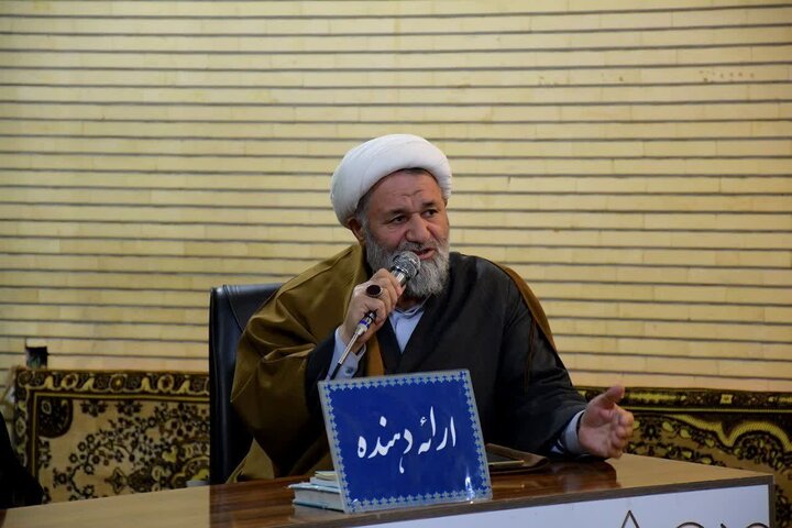 تصاویر/ رگزاری کرسی آزاد اندیشی در مدرسه علمیه رسول اکرم (ص) تکاب