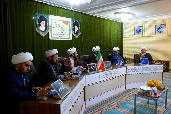 تصاویر/ رگزاری کرسی آزاد اندیشی در مدرسه علمیه رسول اکرم (ص) تکاب