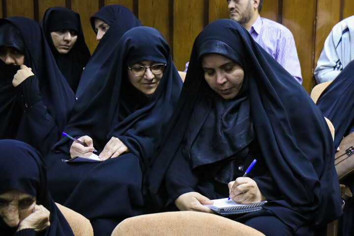 تصاویر/ مراسم رونمایی از ۴۰ جلد کتاب کارگروه «تجربه‌نگاری فرهنگی‌،تبلیغی»