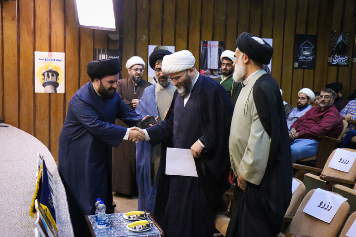 تصاویر/ مراسم رونمایی از ۴۰ جلد کتاب کارگروه «تجربه‌نگاری فرهنگی‌،تبلیغی»