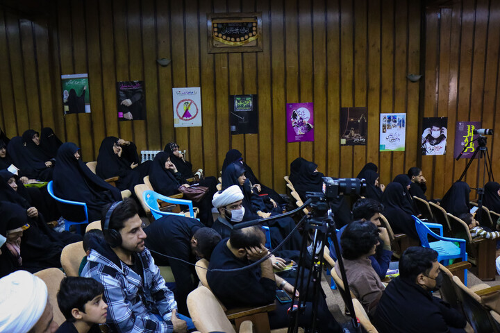 تصاویر/ مراسم رونمایی از ۴۰ جلد کتاب کارگروه «تجربه‌نگاری فرهنگی‌،تبلیغی»