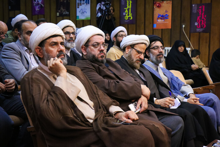 تصاویر/ مراسم رونمایی از ۴۰ جلد کتاب کارگروه «تجربه‌نگاری فرهنگی‌،تبلیغی»