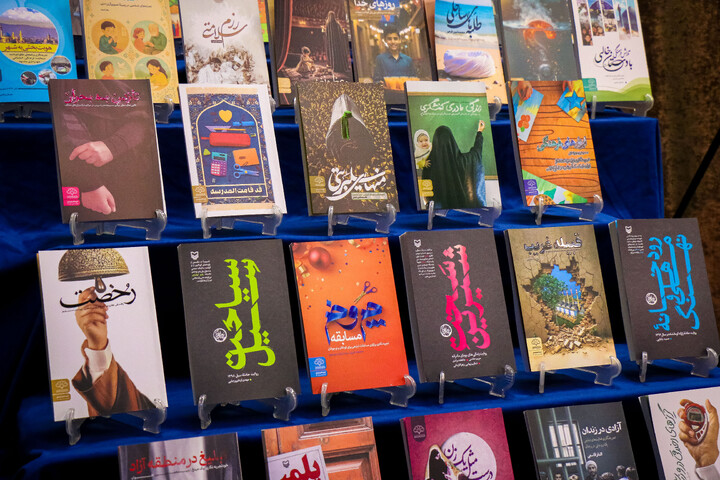 تصاویر/ مراسم رونمایی از ۴۰ جلد کتاب کارگروه «تجربه‌نگاری فرهنگی‌،تبلیغی»