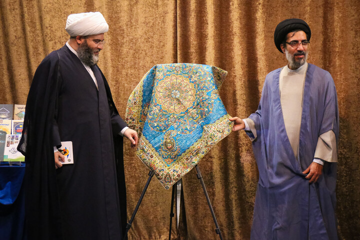 تصاویر/ مراسم رونمایی از ۴۰ جلد کتاب کارگروه «تجربه‌نگاری فرهنگی‌،تبلیغی»