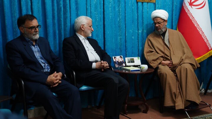 تصاویر/ دیدار نماینده رهبر معظم انقلاب در شورای عالی امنیت ملی با ائمه جمعه شاهرود و دامغان