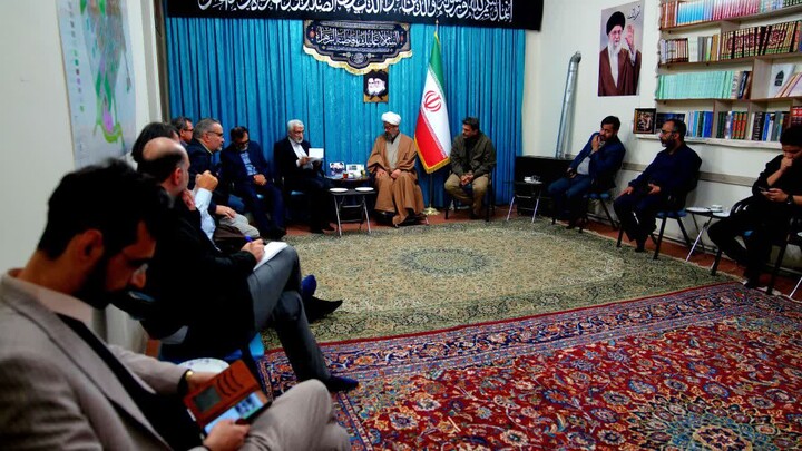 تصاویر/ دیدار نماینده رهبر معظم انقلاب در شورای عالی امنیت ملی با ائمه جمعه شاهرود و دامغان