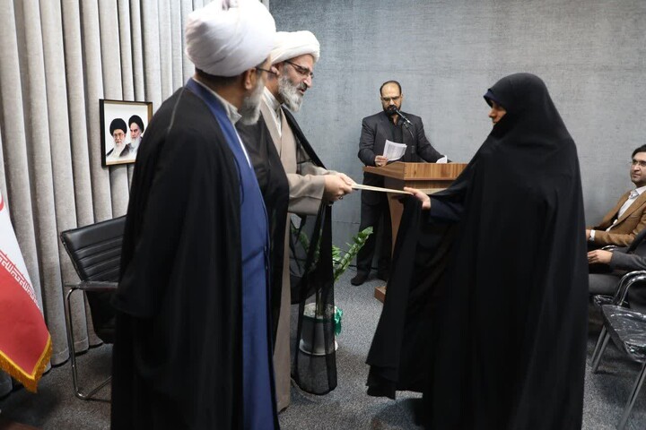 تصاویر/  آیین تجلیل از نفرات برتر مرحله استانی مسابقات سراسری قرآن کریم استان سمنان