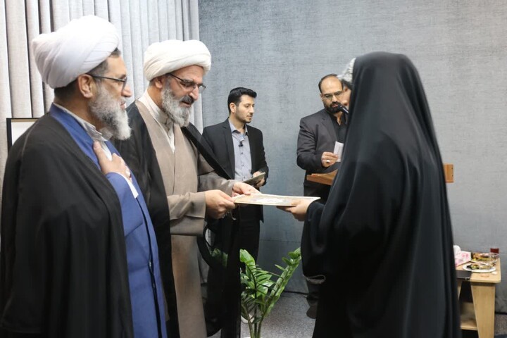 تصاویر/  آیین تجلیل از نفرات برتر مرحله استانی مسابقات سراسری قرآن کریم استان سمنان