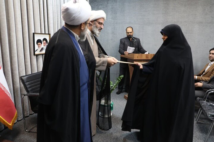 تصاویر/  آیین تجلیل از نفرات برتر مرحله استانی مسابقات سراسری قرآن کریم استان سمنان