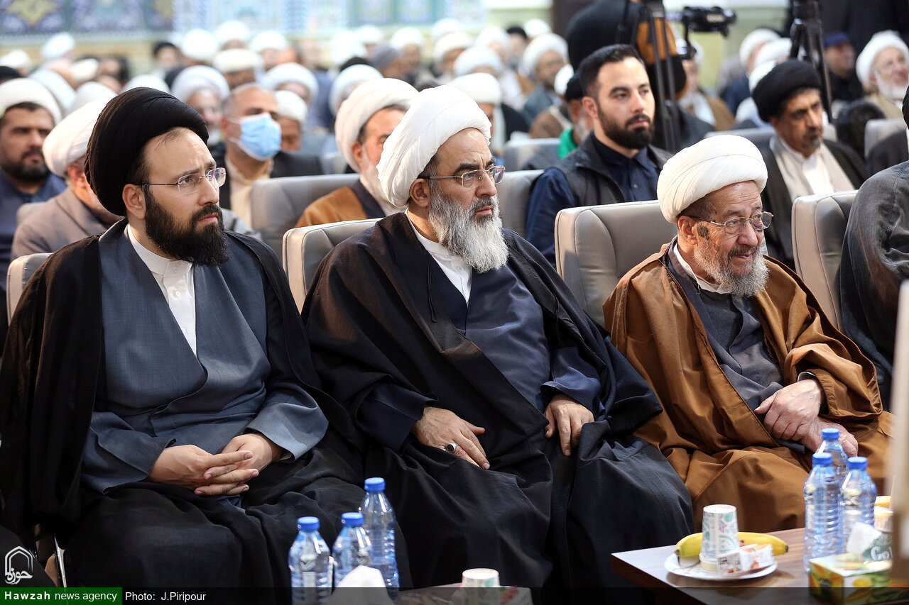 کتاب هفت جلدی «مفتاح الهدایه فی شرح تحریرالوسیله» رونمایی شد