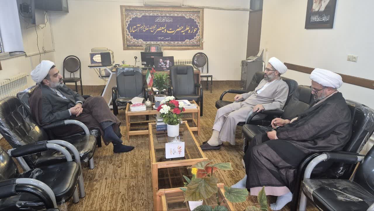 فعالیت‌های تهذیبی مدرسه علمیه ولیعصر(عج) آستارا ارزیابی شد+عکس