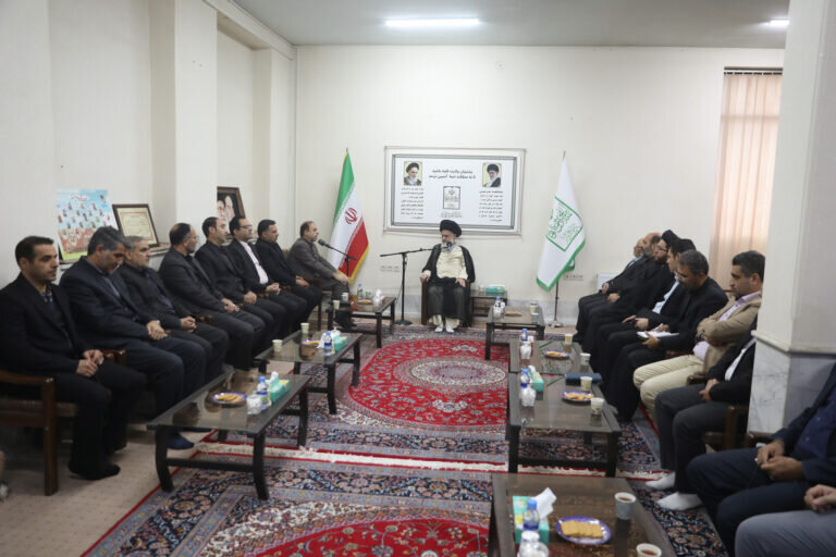 هدف دشمن گرفتن هویت ملی و دینی دانش آموزان است