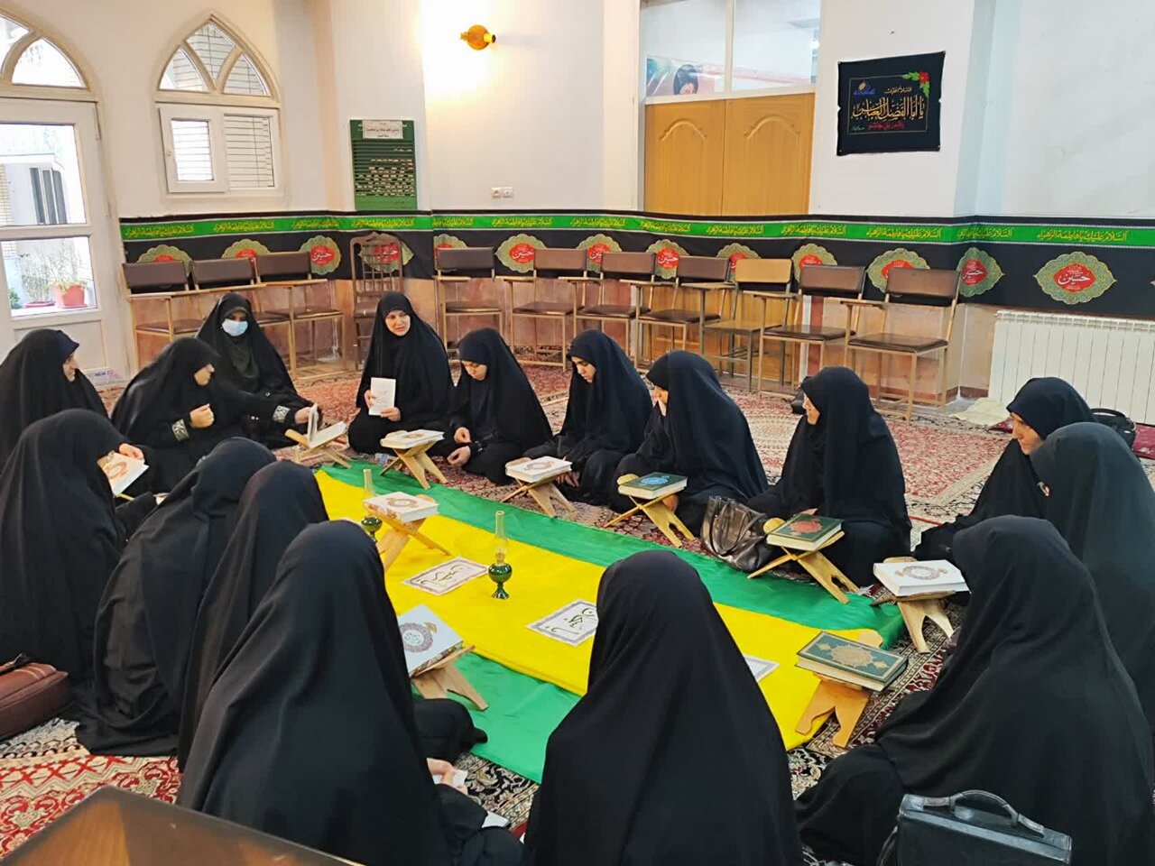 جلسه‌ی هفتگی «شنبه قرآنی» در مدرسه علمیه تخصصی فاطمیه کرمان