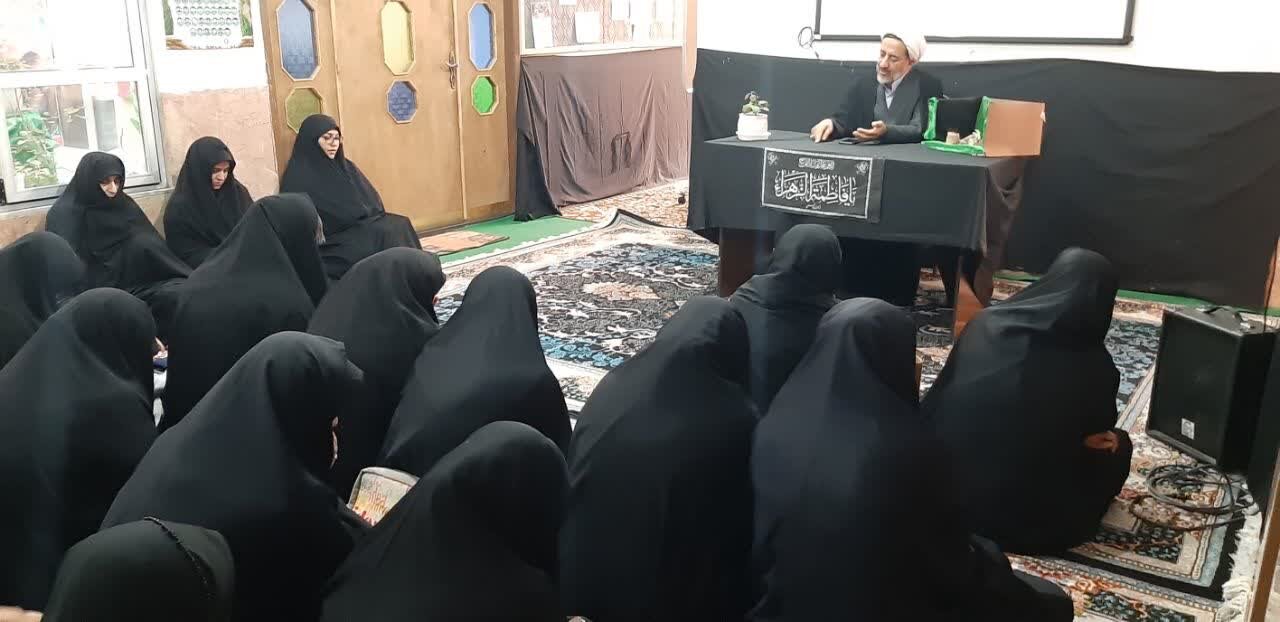 تصاویر/ جلسه شرح خطبه فدکیه در مدرسه علمیه الزهرا(س) ماهان