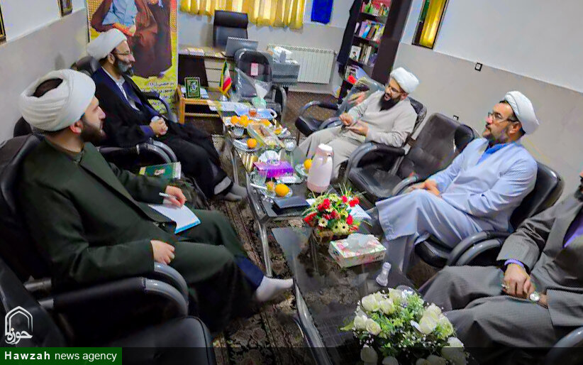تصاویر/ بازدید معاون آموزش و مسئول جذب حوزه علمیه همدان از مدارس علمیه ملایر