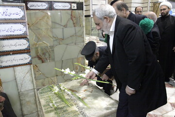 غبارروبی مزار علامه طباطبایی (ره) + تصاویر