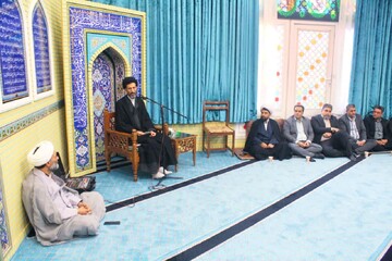 تصاویر/ برگزاری حلقه صالحین مدیران با  امام جمعه اردکان