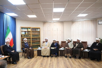 تصاویر/ دیدار فرمانده تیپ مستقل امام جعفر صادق(ع) با آیت الله اعرافی