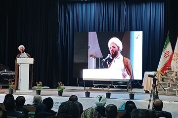 کتاب، ماندگارترین معجزه الهی است