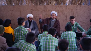 تصاویر/ بازدید دانش‌آموزان از نمایشگاه کوچه‌های بنی‌هاشم در رفسنجان